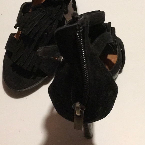 Heels - Picture 4 of 5